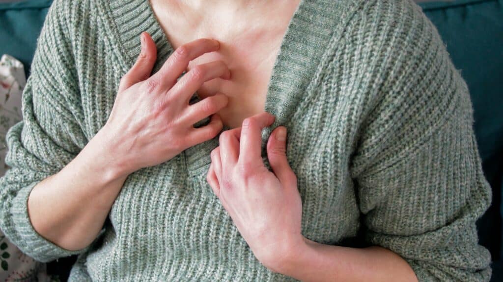 11 Hidden Signs of Liver Health You Can Spot on Your Feet 7 download 2